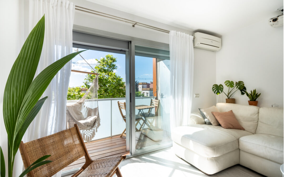 Klimatyzacja do mieszkania: jak dobrać moc, gdzie powiesić jednostkę i ile to realnie kosztuje w eksploatacji