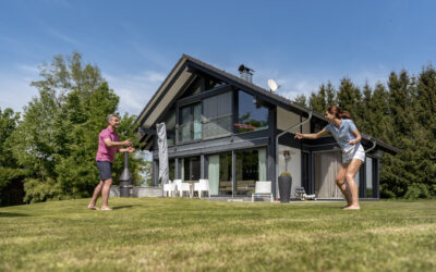 Dom prefabrykowany czy murowany? Rzeczywiste różnice w kosztach, czasie i komforcie