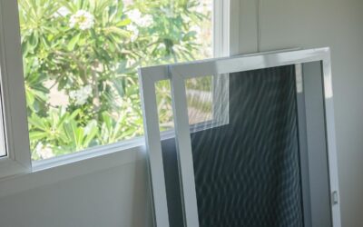 Jak montuje się moskitiery rolowane?